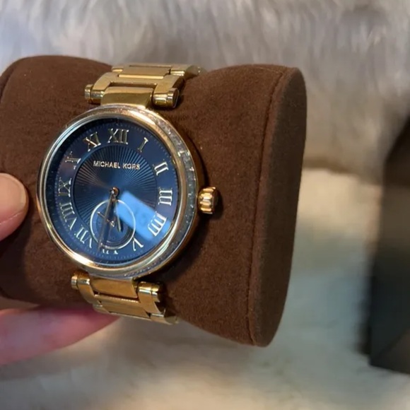 Michael Kors Watch - Picture 3 of 7